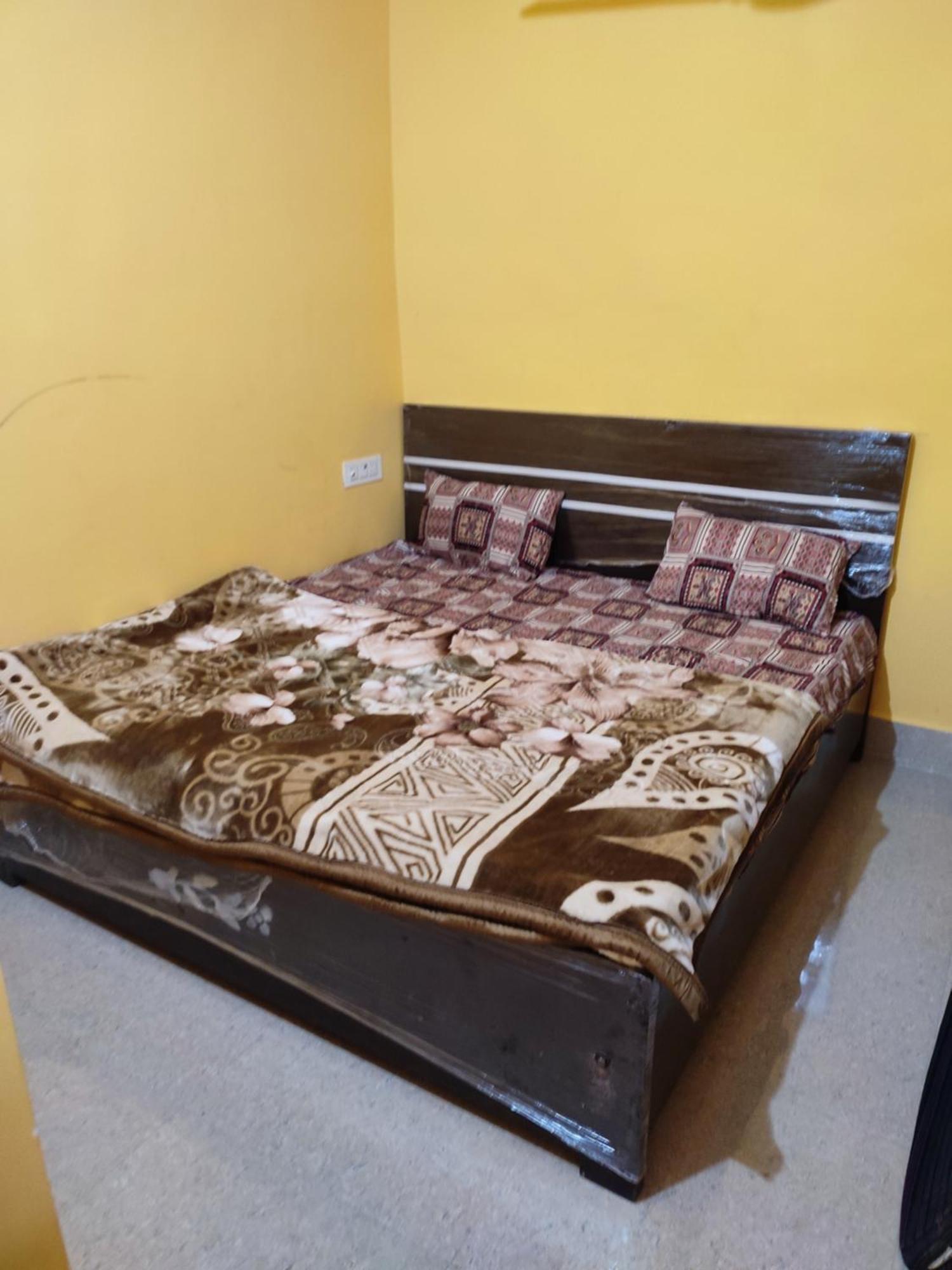 Shri Krishna Mohini 2 Wing Homestay Vrindavan